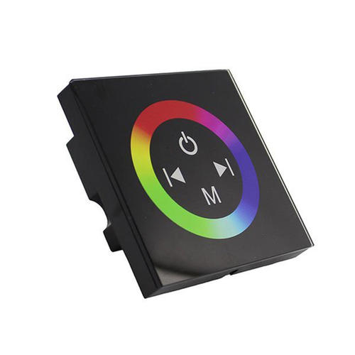 dimmer cu senzor rgb montat pe perete negru